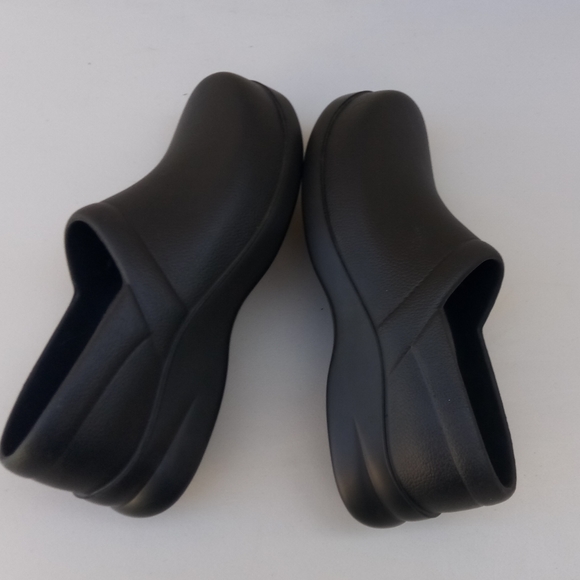 Klogs Footwear Slip Resistant Clogs • Men's 11 Med - Picture 5 of 8